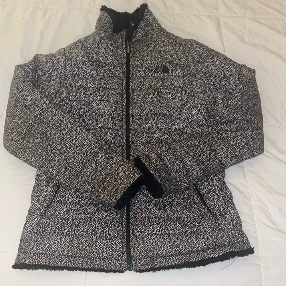 SOLD-The North Face girls coat size XL